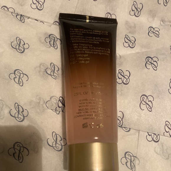 Estée Lauder Advanced Night Repair Cleanser - Picture 2 of 2